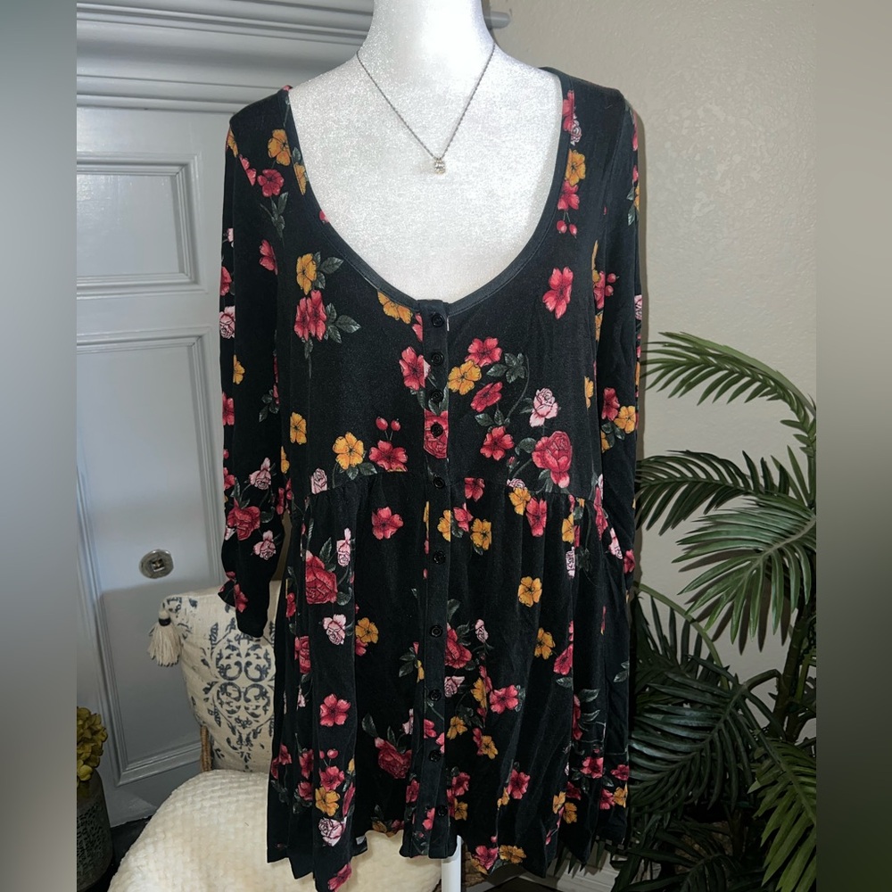 Torrid Black and Pink Floral Long Sleeve Blouse